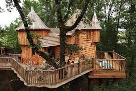 Mempercantik Halaman Rumah dengan Menambahkan Taman